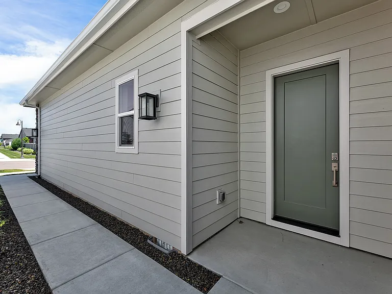 8601 W Stillmore St — Photo 2