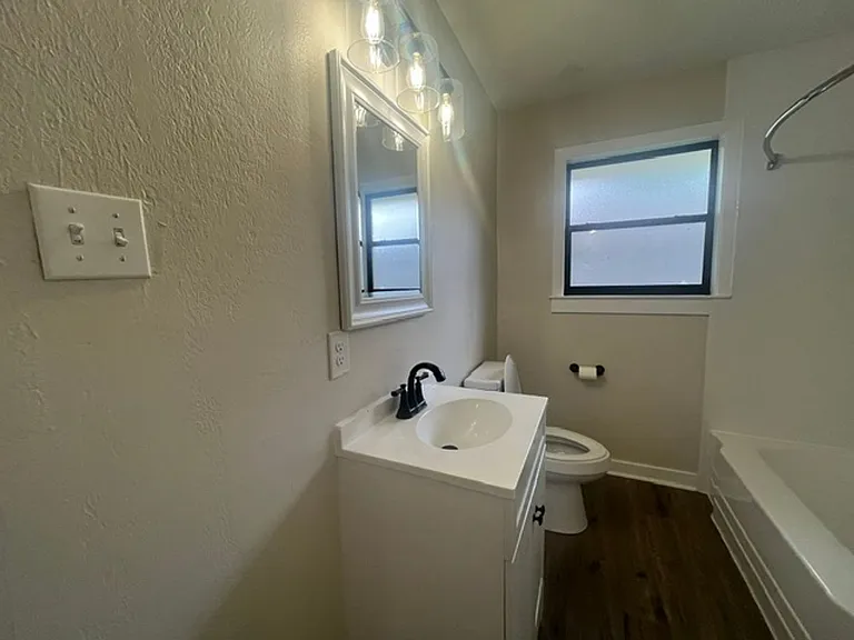 375 Sherwood Forest Blvd — Photo 15