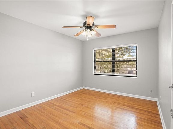 4th image of 524 Byron Rd