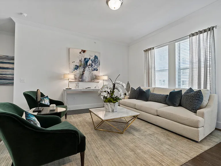 Luxe at Mercer Crossing — Photo 22