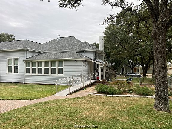 5th image of 501 Fairview Ave