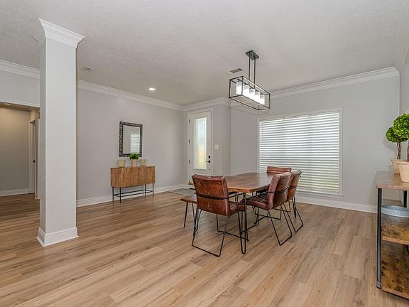 3rd image of 7650 Colonial Dr