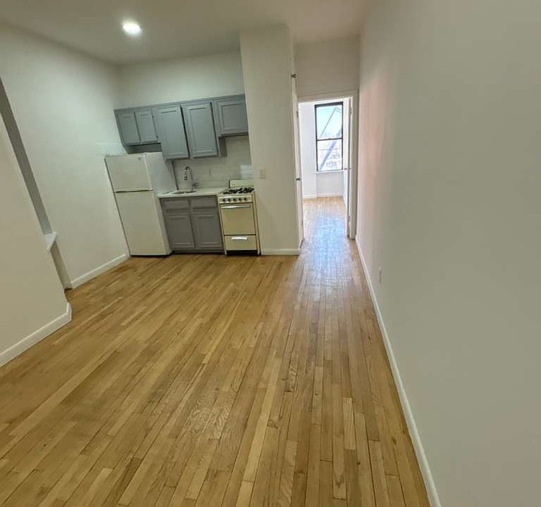 1st image of 2335 1st Ave APT 2A