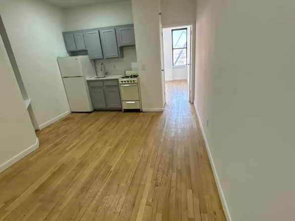 2335 1st Avenue image 1 of 4