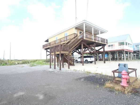 105 Foster Ln, Grand Isle, LA 70358