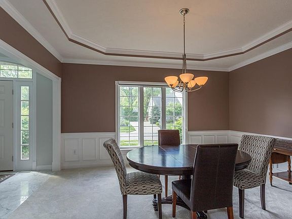 5th image of 6422 Calais Dr