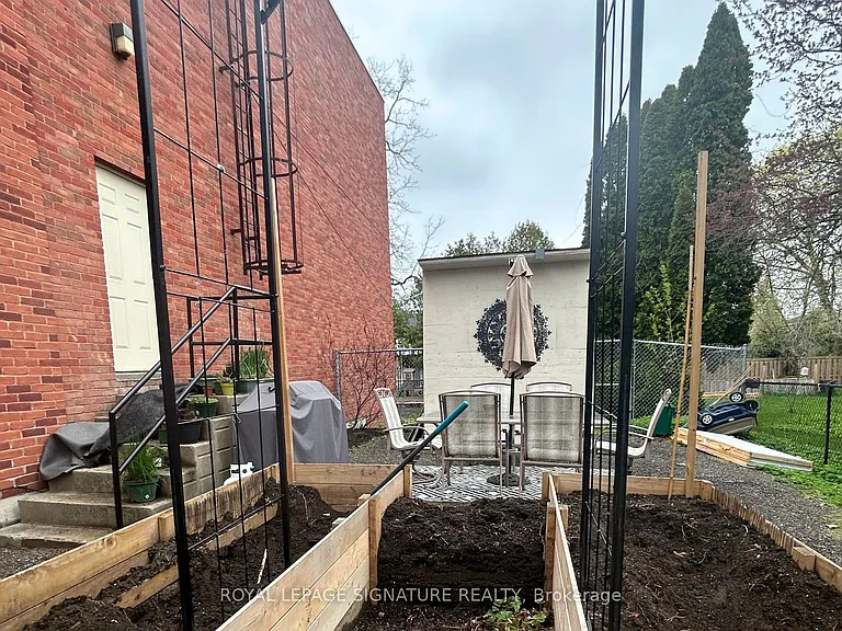 114 Church St — Photo 8