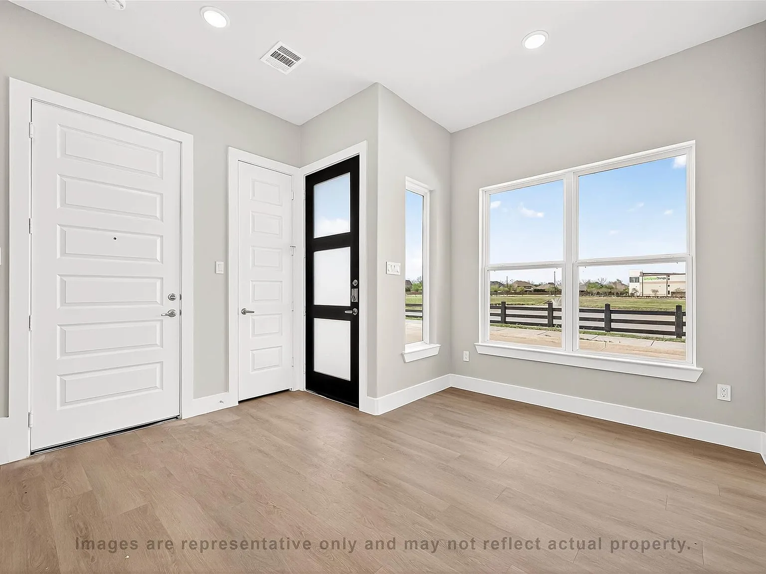 3 bed, 2.5 bath, 1502 sqft, $2,745 — Photo 4