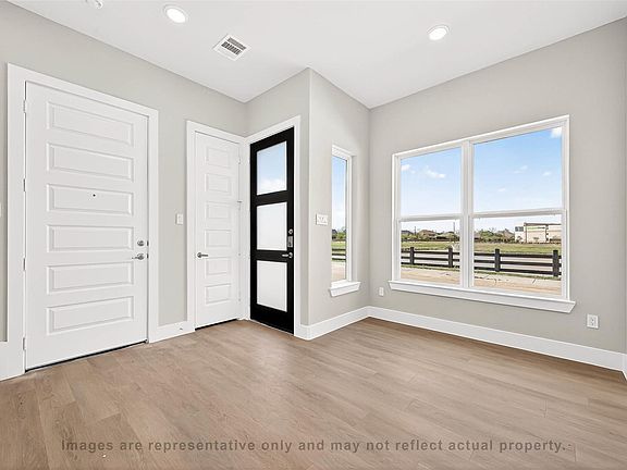 3rd image of 10719 Mason Rd #3