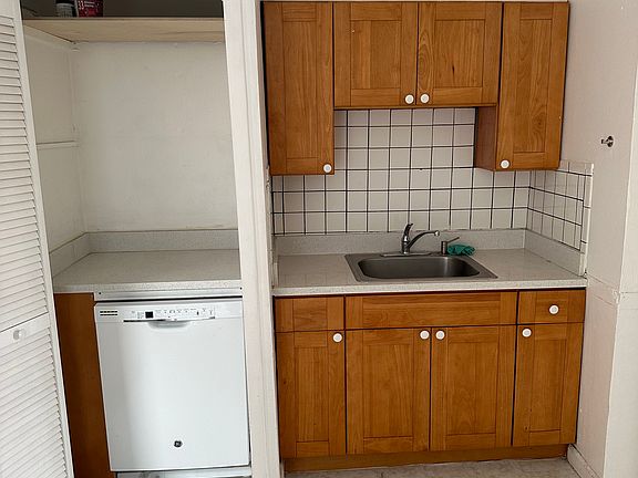 3rd image of 1010B Alabama St #1010-B