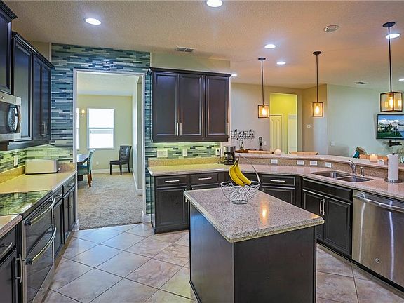 3rd image of 3031 Zander Dr