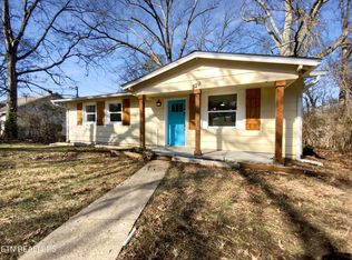 829 Spring Dr, Knoxville, TN 37920