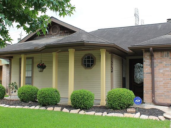 Super cute from front to back!