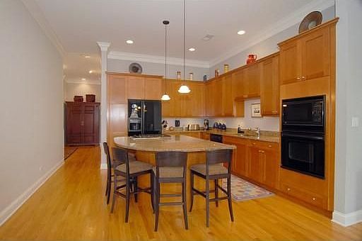 3rd image of 535 W Eugenie St #2