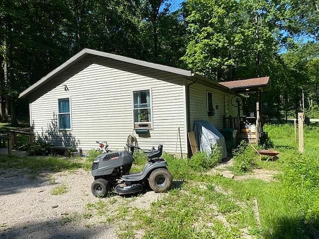 2nd image of 1006 Rocky Hill Rd