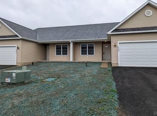 8187 Rachel Ct, Baldwinsville, NY 13027