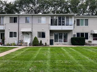 5955 Alan Dr APT 61, Brighton, MI 48116