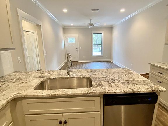 5th image of 136 Glyndale Dr #12