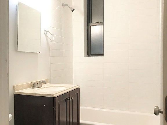 5th image of 216 W 104th St APT 2D