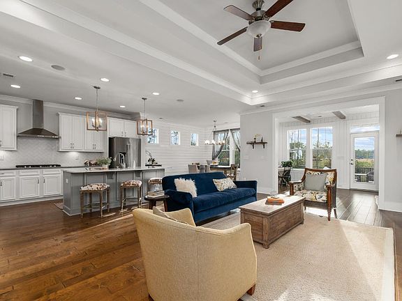 Open concept great ideal for entertaining