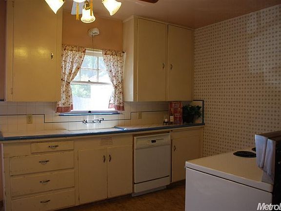 3rd image of 6001 Mariposa Ave