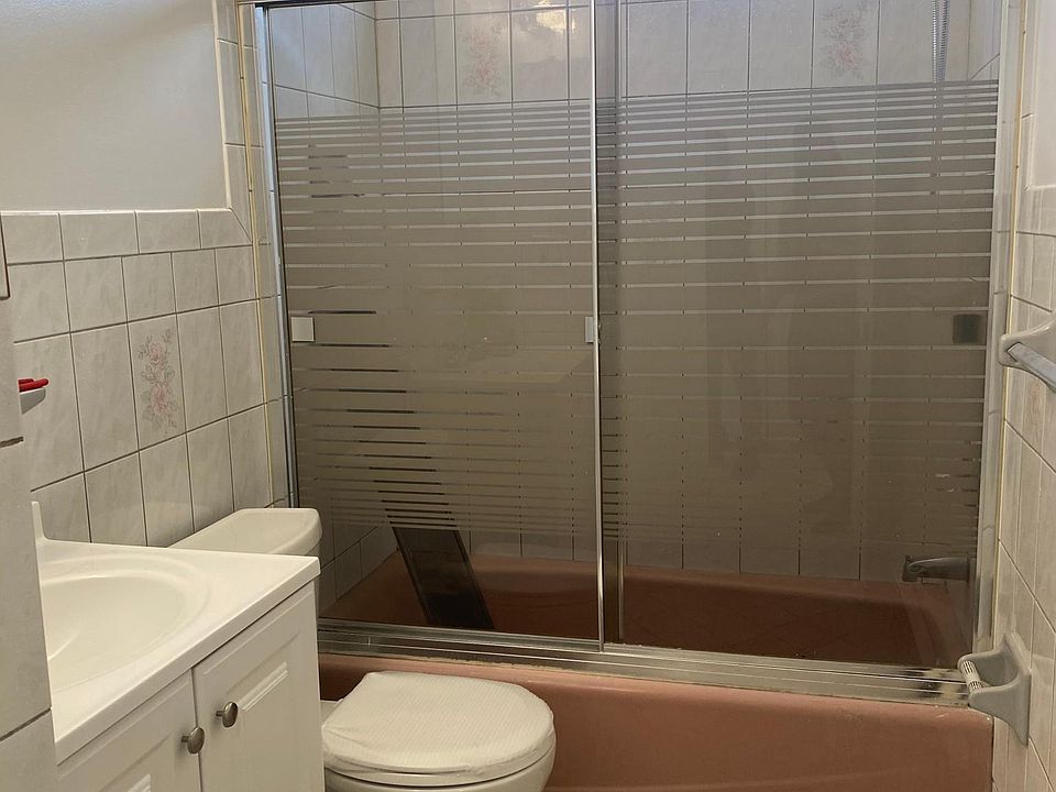 2nd image of 14 Lane St Floor 2