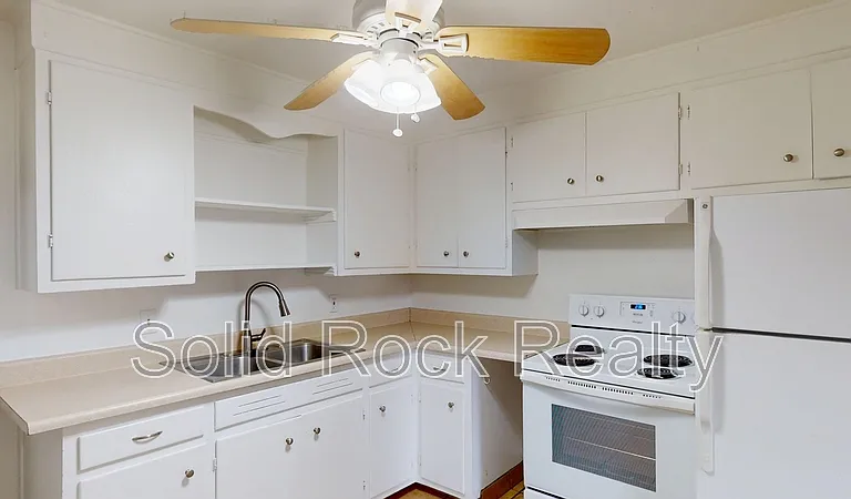 513 W Uintah St #1 — Photo 4