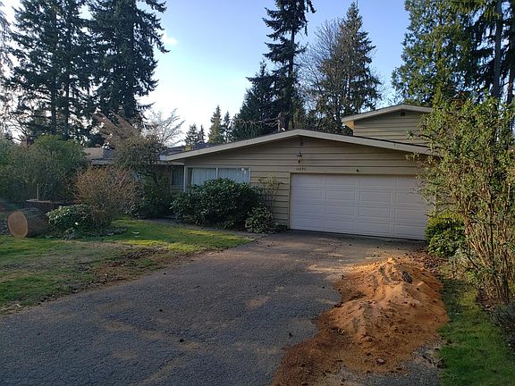 2nd image of 10648 NE 45th St