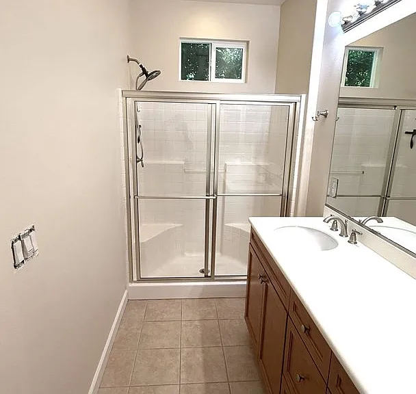 10302 Oldham Ln — Photo 8