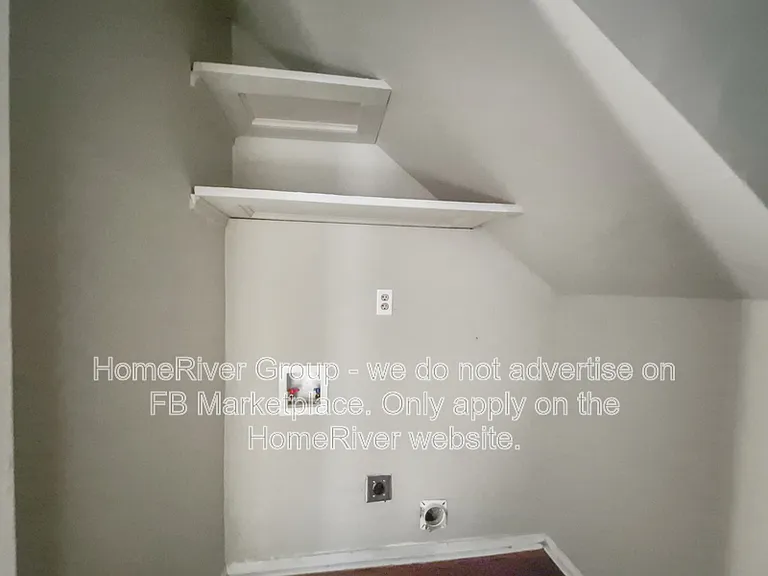 644 Kent St — Photo 16