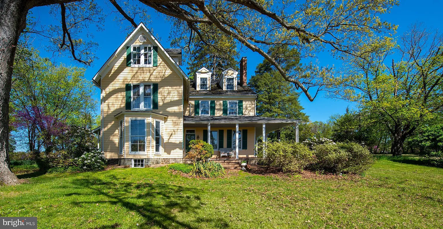 2321 Castleton Rd photo 1
