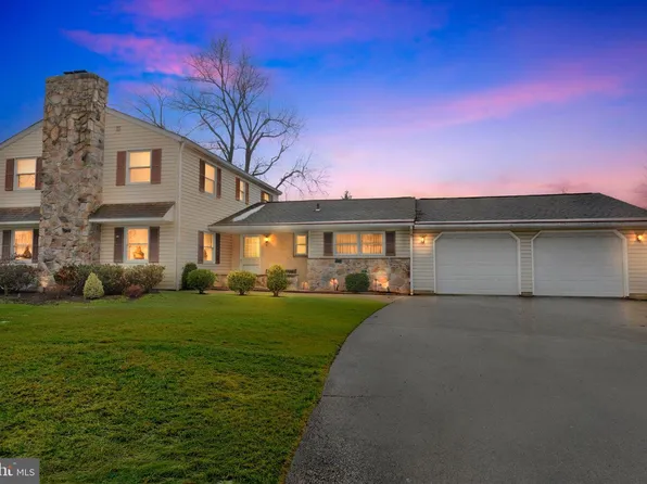 1302 Cherry Ln, Blue Bell, PA 19422