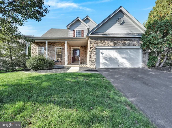 717 S Settlers Cir, Warrington, PA 18976