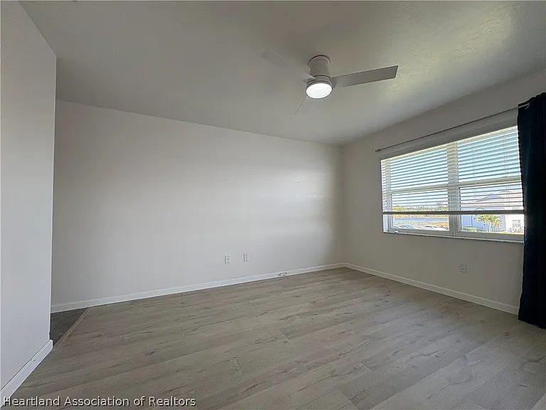 406 Stephen Dr — Photo 17