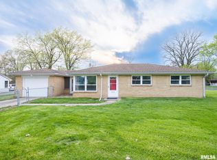 3923 N Wilkins Rd, Peoria, IL 61615