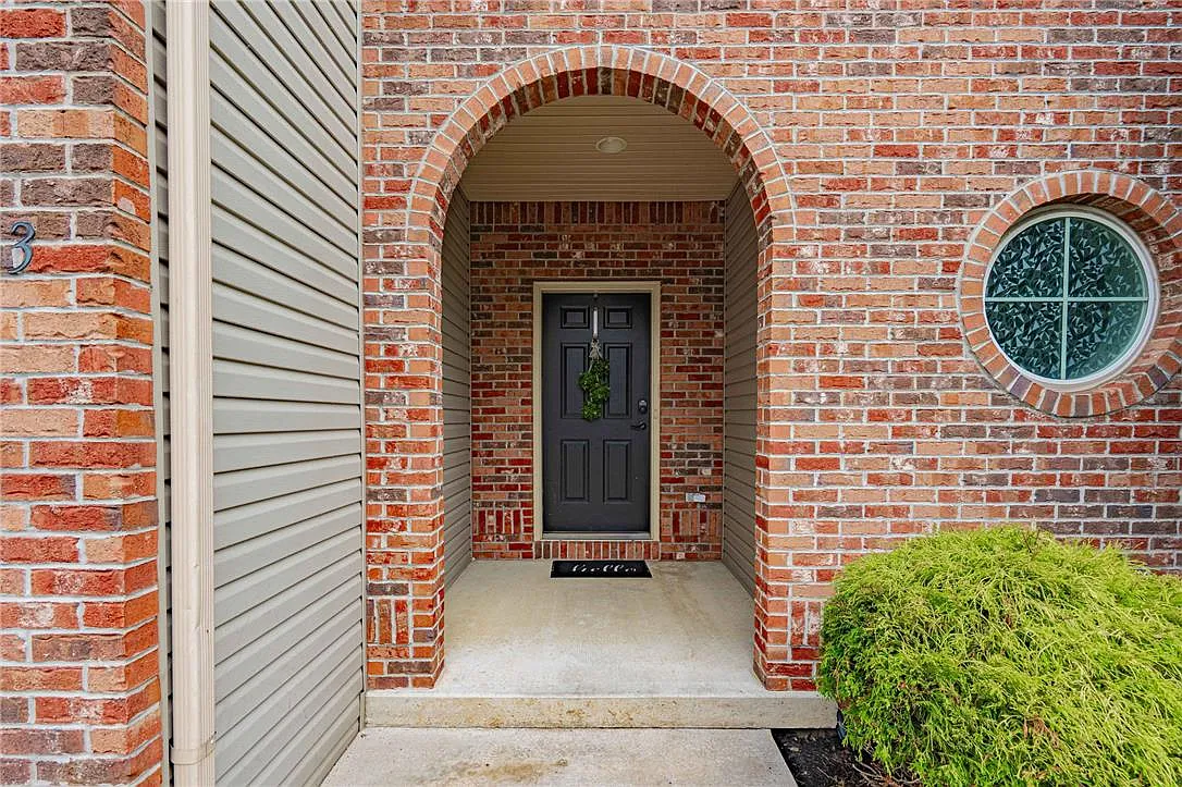 3 bed, 2.5 bath, 2257 sqft, $2,800 — Photo 4