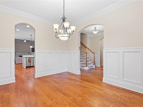5th image of 101 Mallard Glen Cir