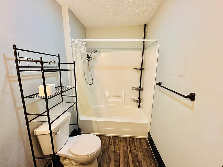 1720 Morton St — Photo 10
