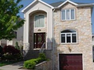 165 Covington Cir, Staten Island, NY 10312
