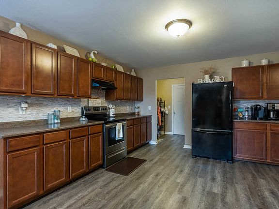 3rd image of 2118 Kensington Park Cir