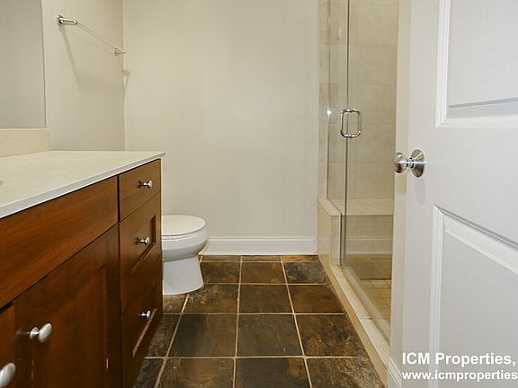 3rd image of 3831 N Southport Ave APT 2