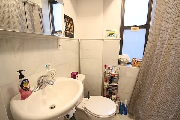 Rented by Dynamik Realty | media 14