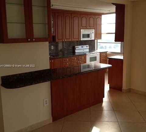 2nd image of 18011 Biscayne Blvd APT 1504