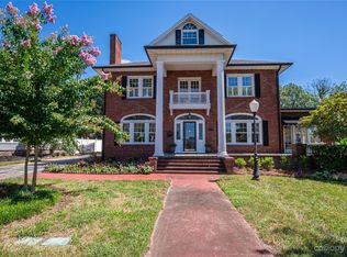204 N Laurel St, Lincolnton, NC 28092