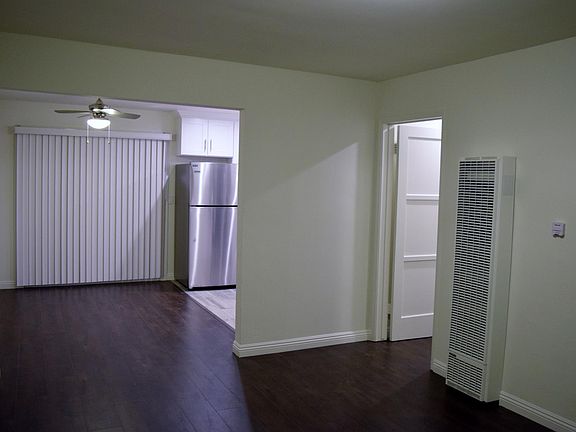 3rd image of 33 E Louise St
