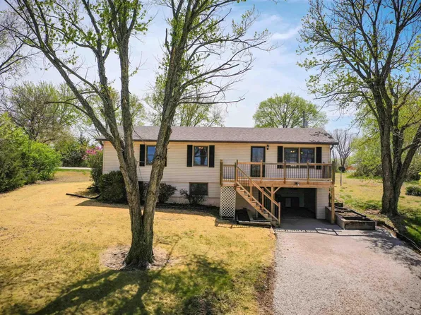 7479 Skyline Dr, Meriden, KS 66512