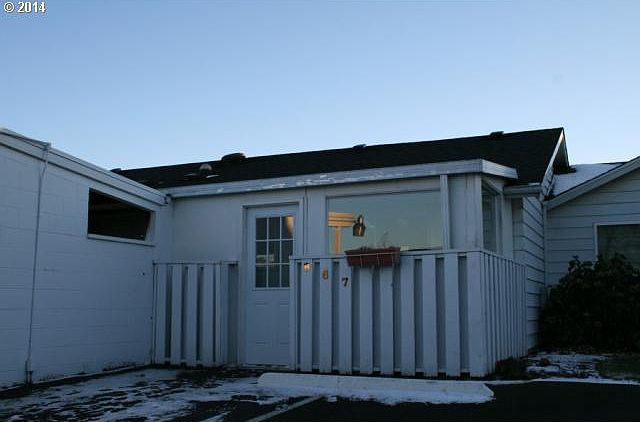 2nd image of 867 NE Fleming Ave