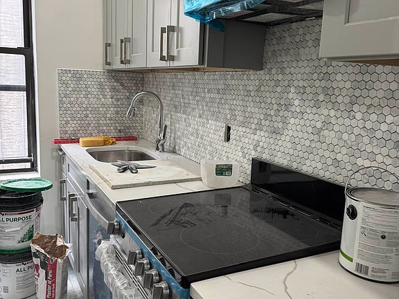 5th image of 28 Marine Ave APT 4C