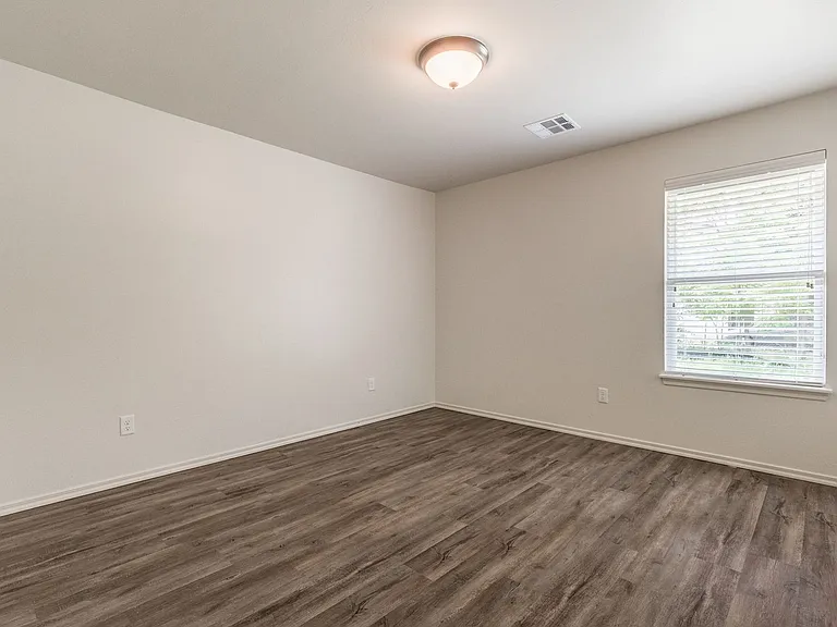 421 Chalk Hill Ct — Photo 8