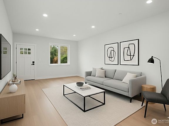 5th image of 669 W Hendrickson #2